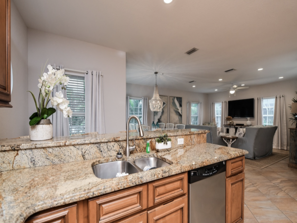 6 Bedroom No Roads to Cross to Beach Anna Maria Rental